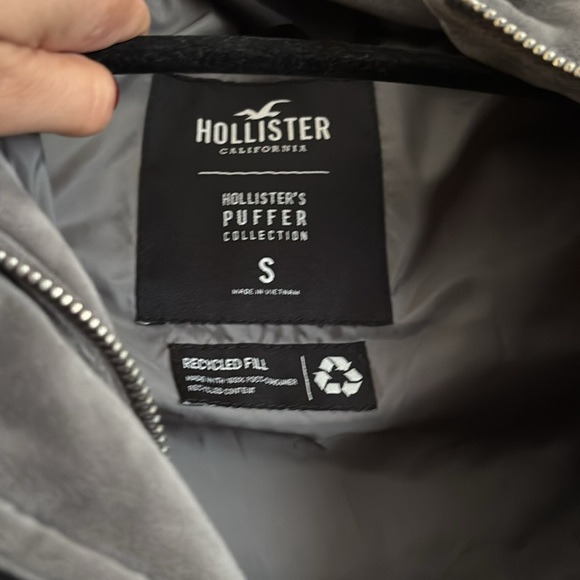 Hollister Gray Velvet Puffer Jacket size small - Picture 2 of 7